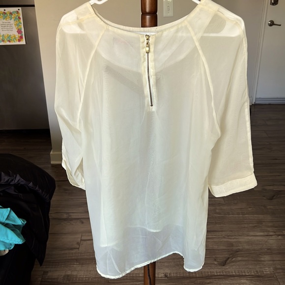 Cream blouse with golden undertones - Picture 2 of 2
